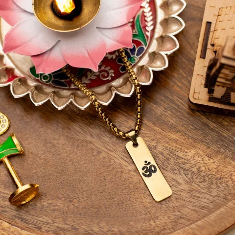 Om Vertical — Engraved Gold