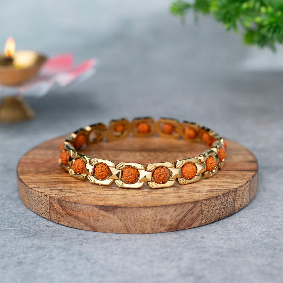 Trinetra Rudraksha Kada
