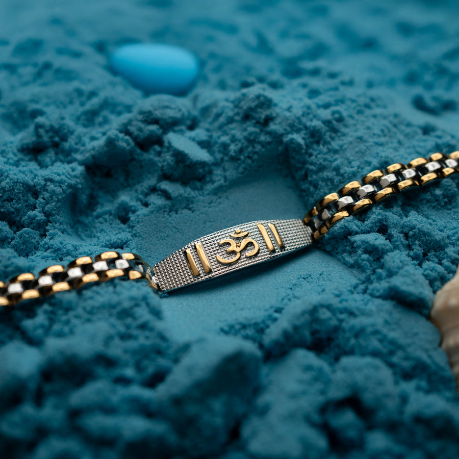 Two-Tone Om Kada