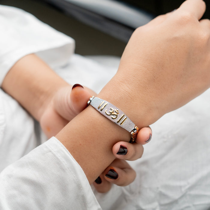 Two-Tone Om Kada